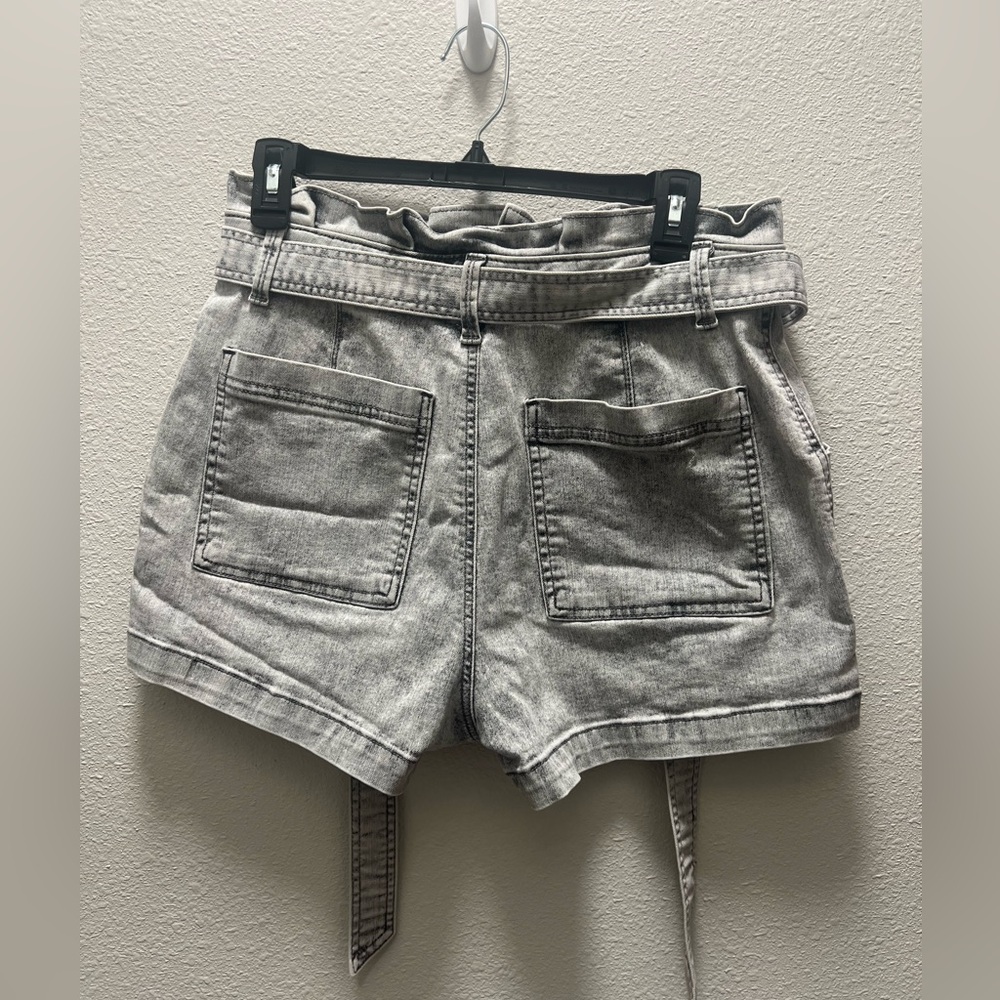 Universal Thread Jean Shorts - Picture 4 of 12